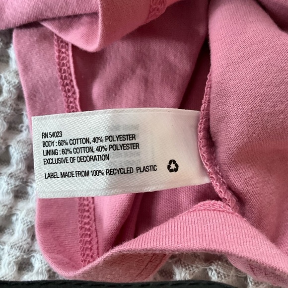 NWT Gap embellished cotton LS top with Ruched sleeves, MSRP $29 , size 5 - Picture 7 of 7